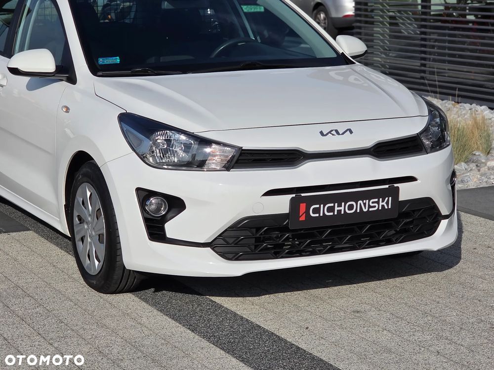 Kia Rio 1.2 L - 8