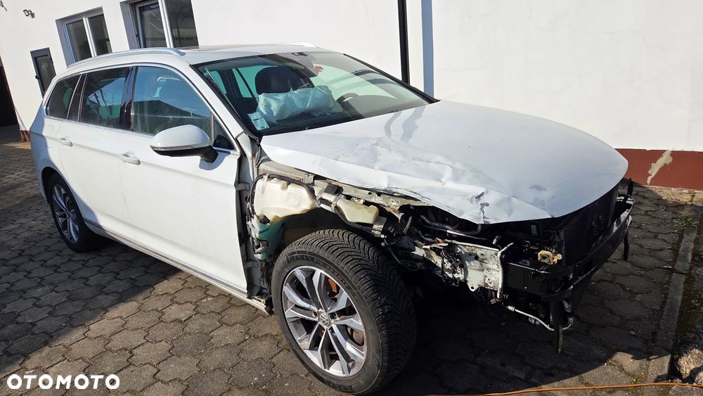 Volkswagen Passat 2.0 TDI SCR (BlueMotion Tech) 4Motion D Highline - 5