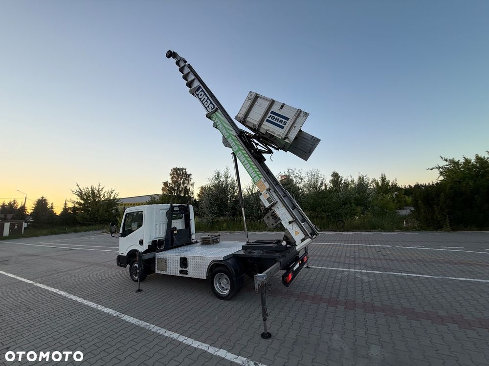 Nissan CABSTAR  2.5  DRABINA - PODAJNIK BOCKER DEKARSKO - MEBLOWY  WYSOKOŚĆ 26 M - 14