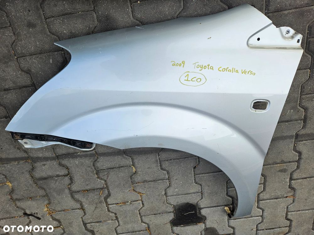 Toyota Corolla Verso Błotnik przód przedni prawy lewy 1C0 - 2