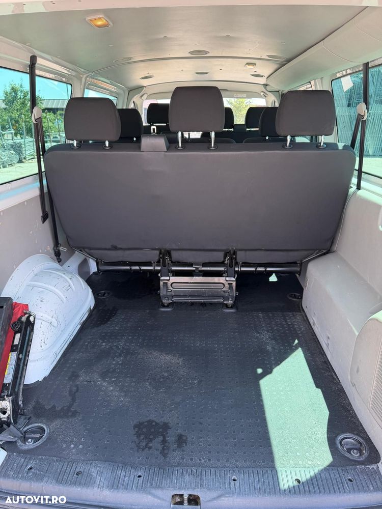 Volkswagen Multivan - 17