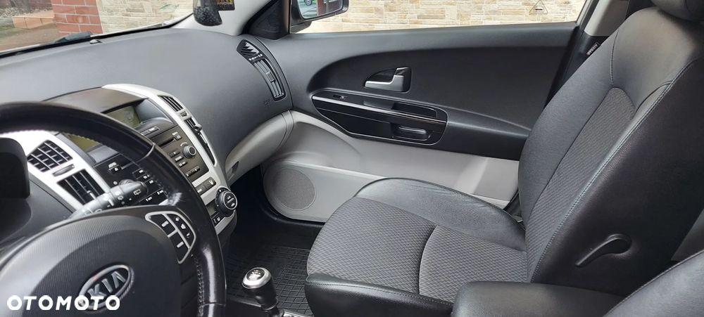 Kia Ceed - 22