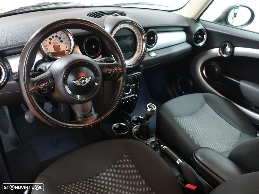 MINI 3 Portas Cooper D - 15