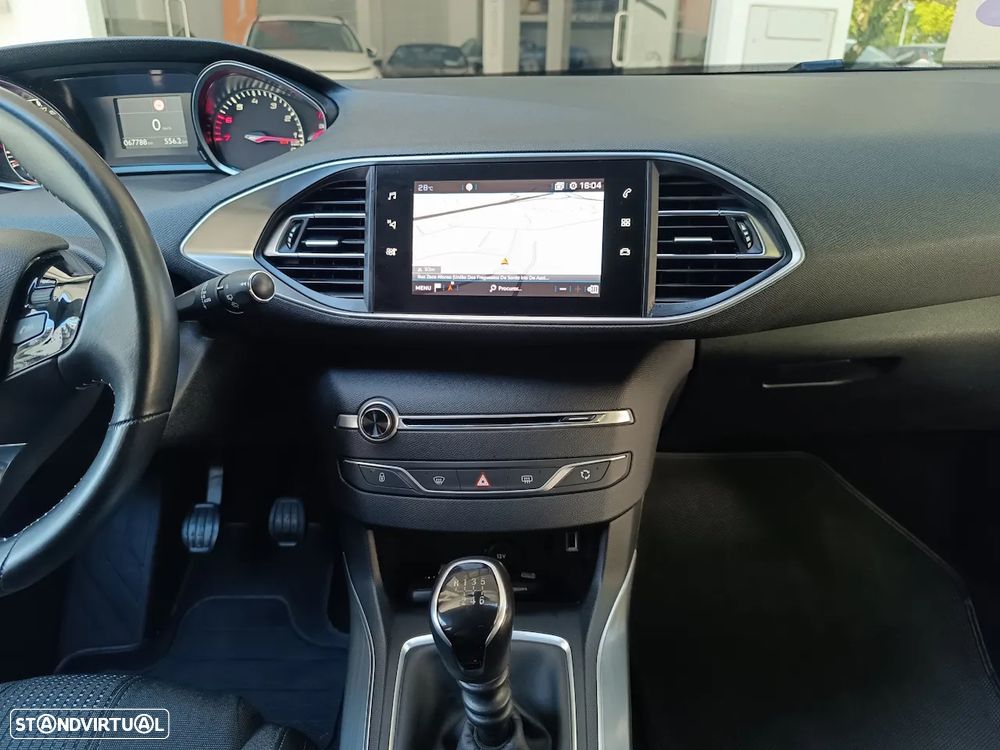 Peugeot 308 1.2 PureTech Allure - 24