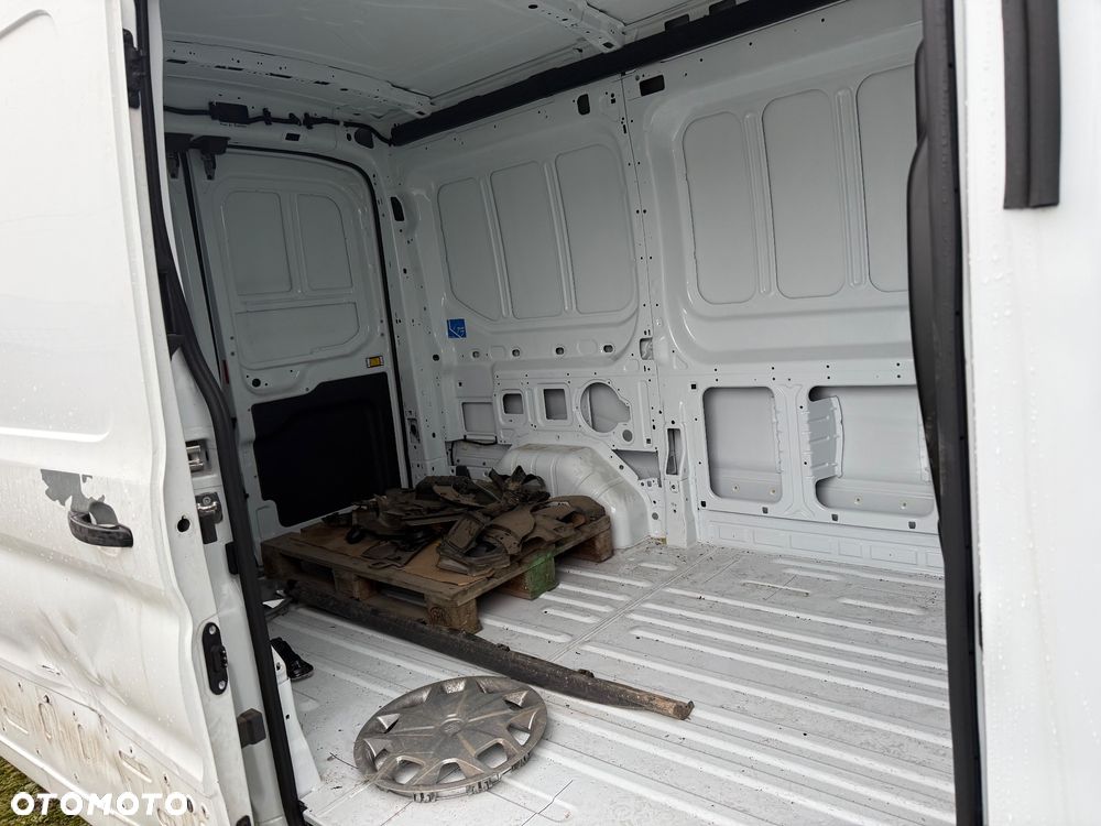 Ford Transit - 11