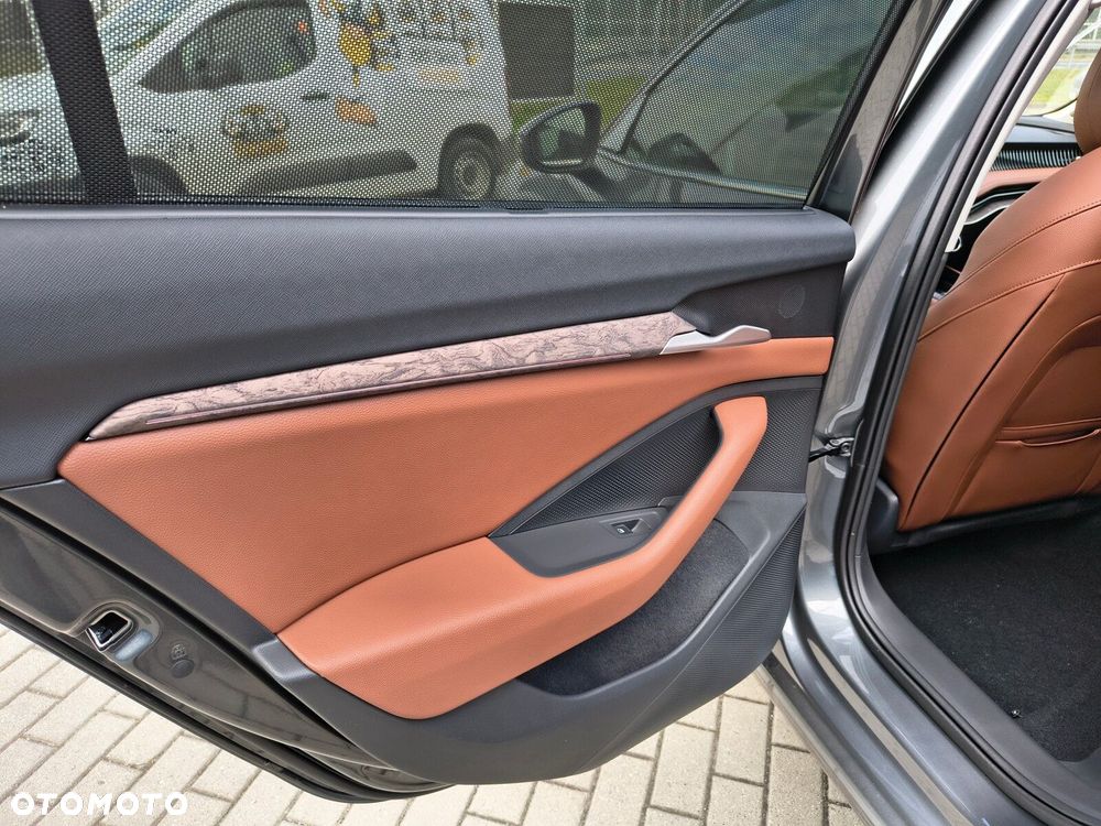 Skoda Superb 2.0 TDI SCR 4x4 L&K DSG - 19