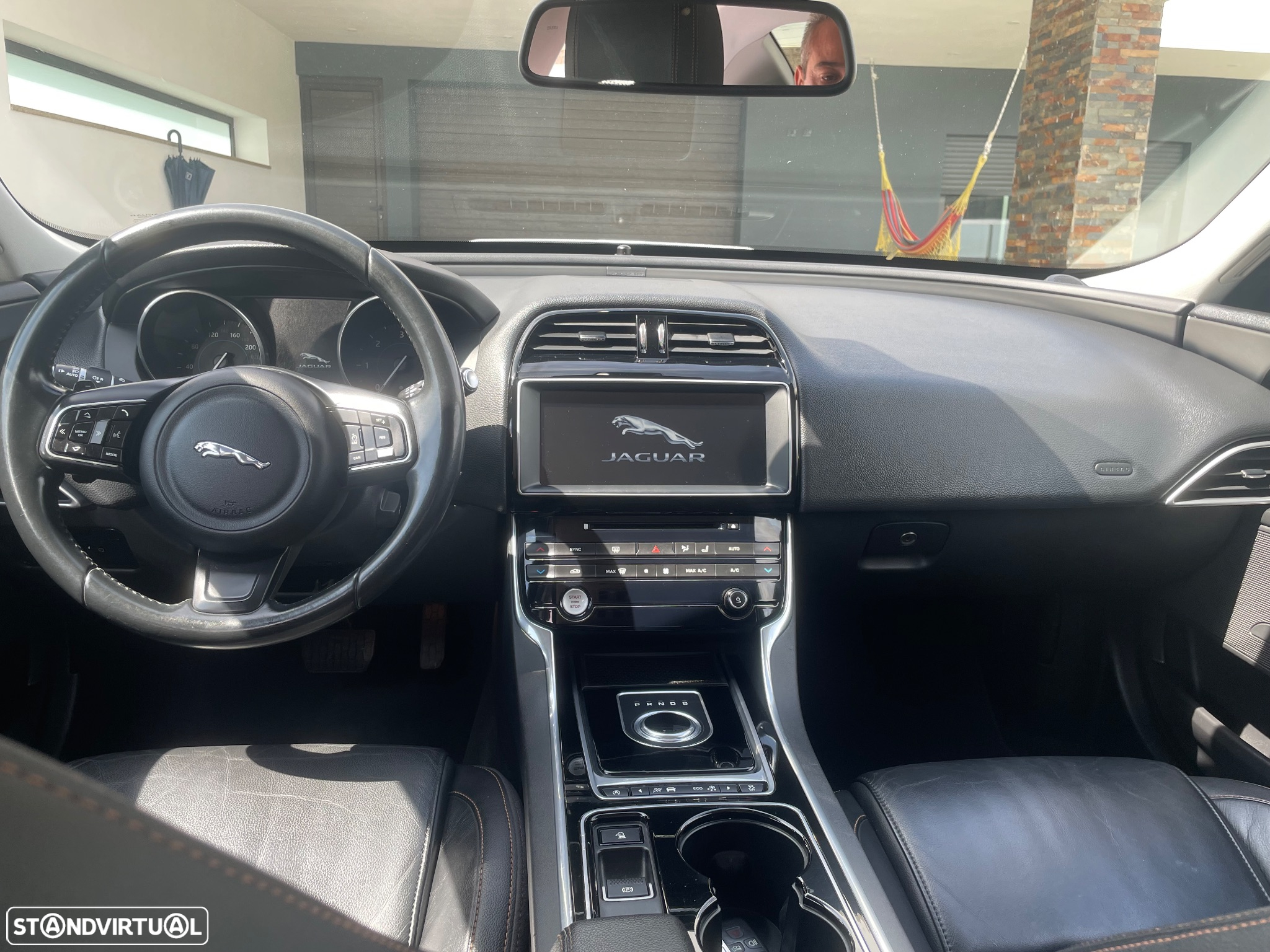 Jaguar XE 2.0 D Prestige Aut. - 10