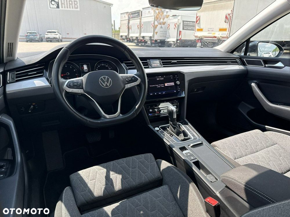 Volkswagen Passat - 13
