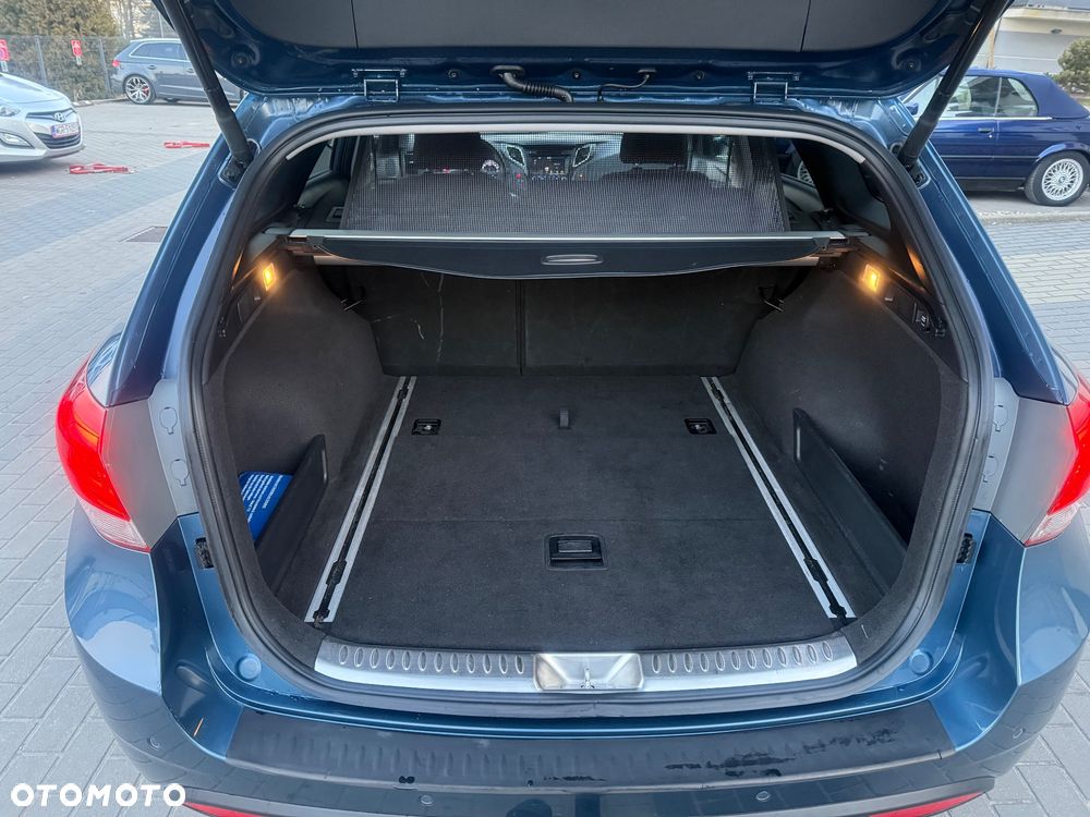 Hyundai i40 Kombi blue 1.7 CRDi DCT Premium - 35