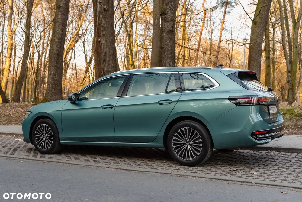 Volkswagen Passat Variant 1.5 TSI OPF DSG Elegance - 3