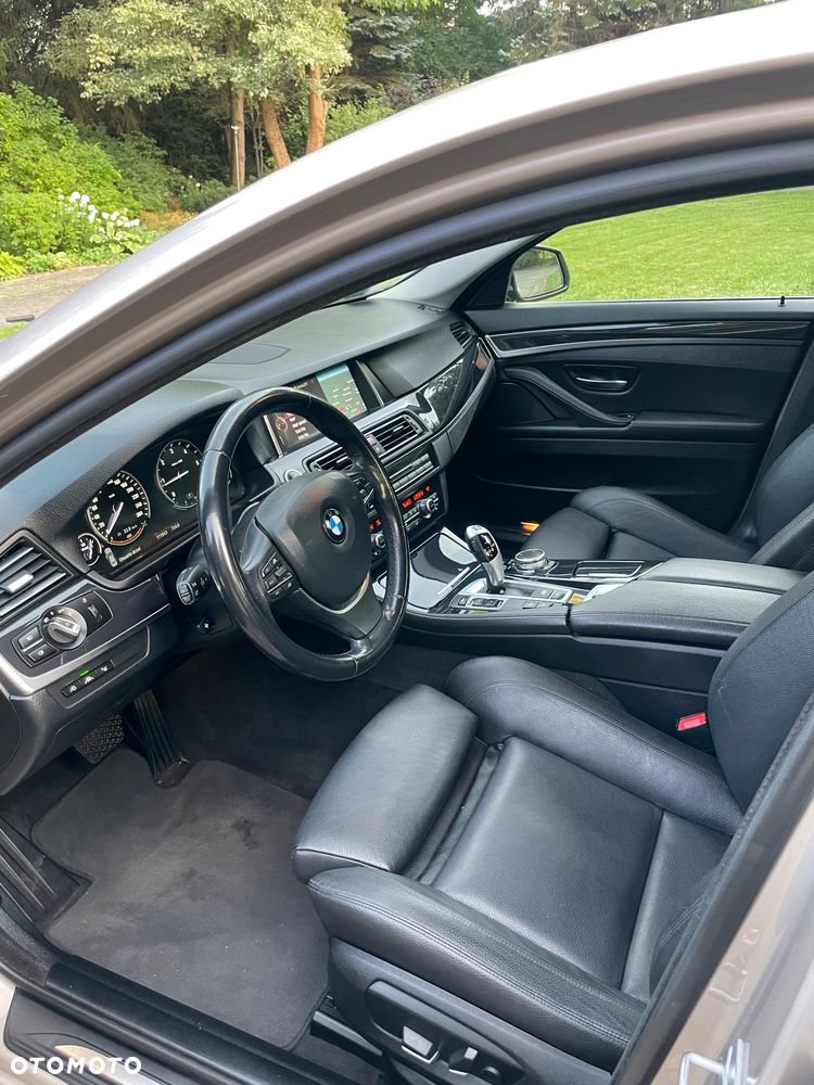 BMW Seria 5 525d Luxury Line - 21