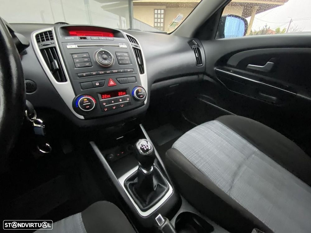 Kia Ceed SW 1.6 CRDi EX ISG - 6