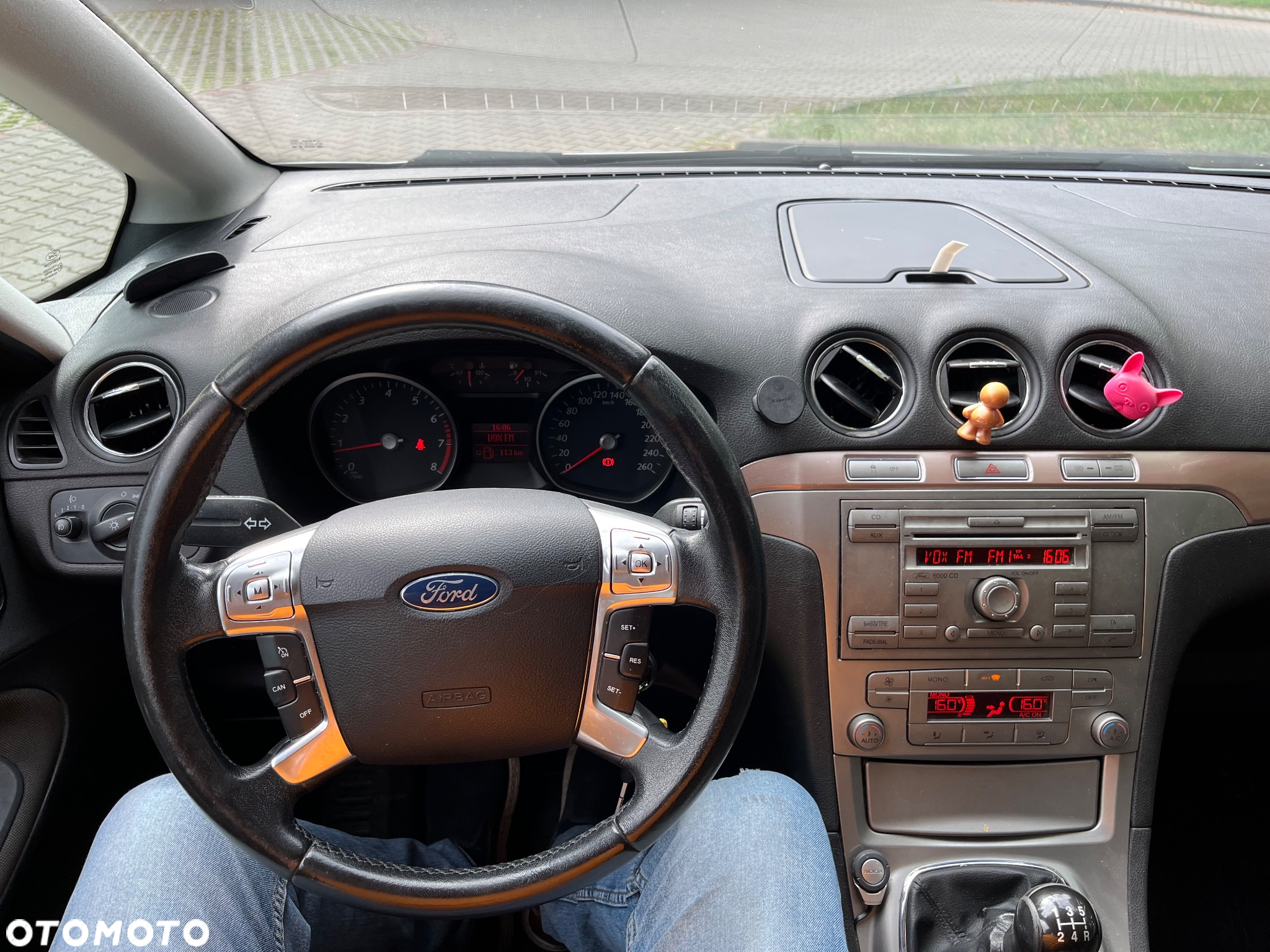 Ford S-Max - 12