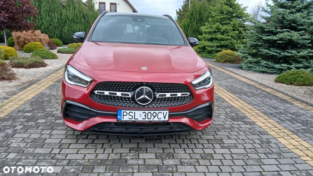 Mercedes-Benz GLA - 11