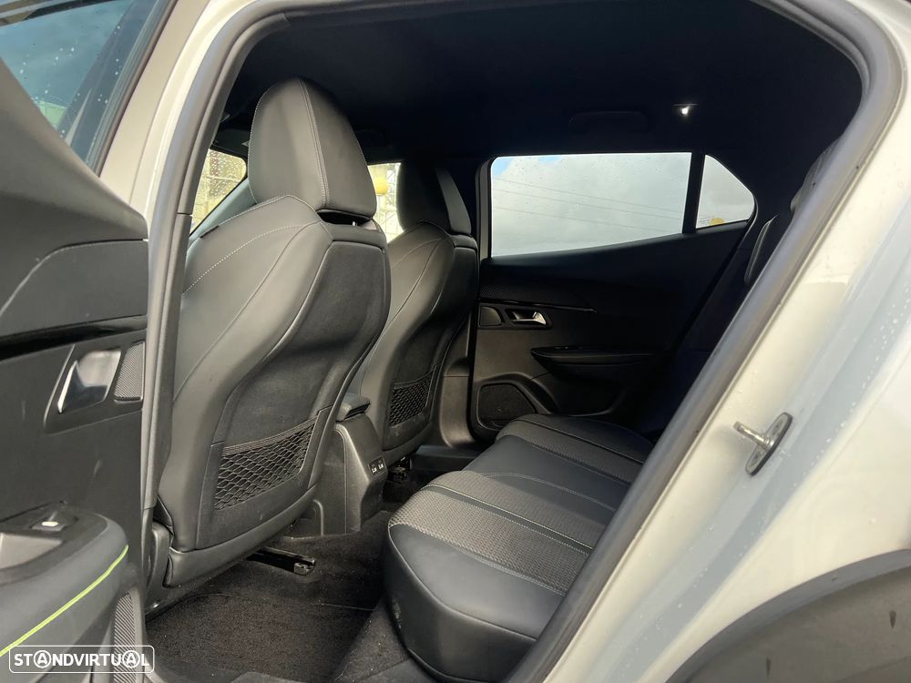 Peugeot 2008 1.2 PureTech GT Line - 18