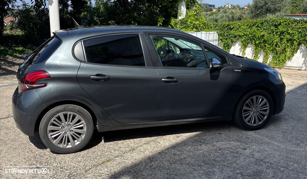 Peugeot 208 1.2 PureTech Style - 4