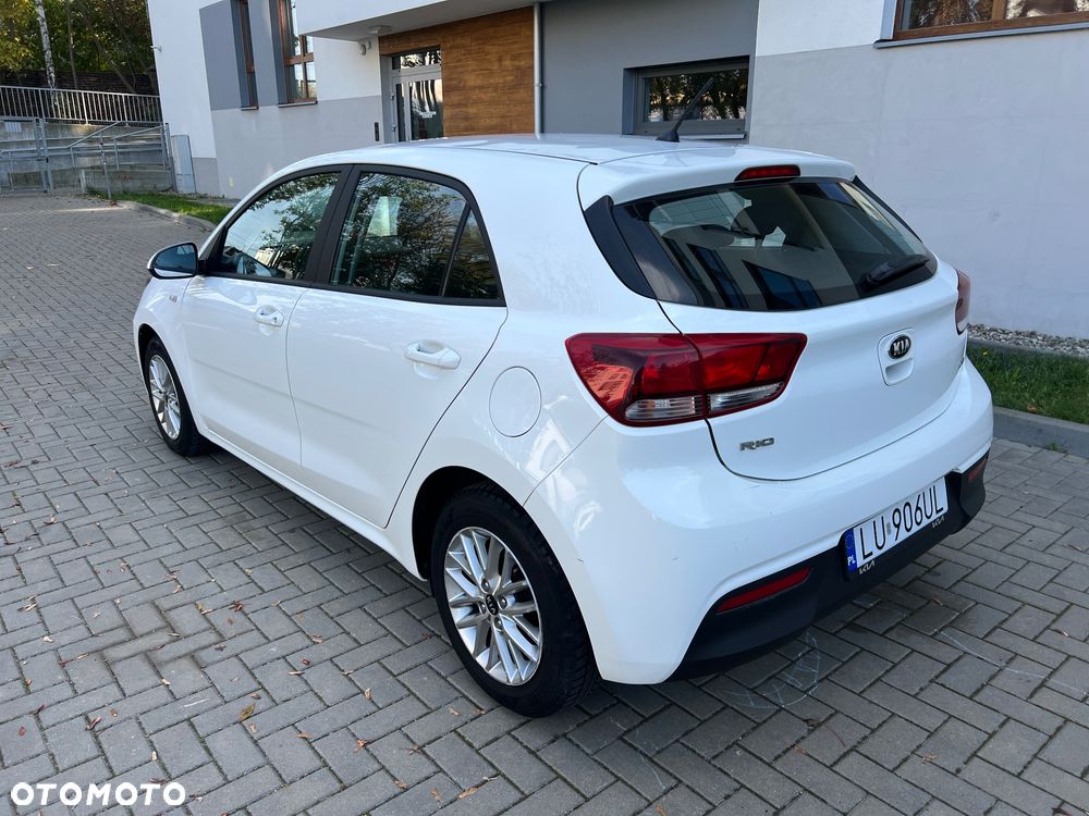 Kia Rio - 4