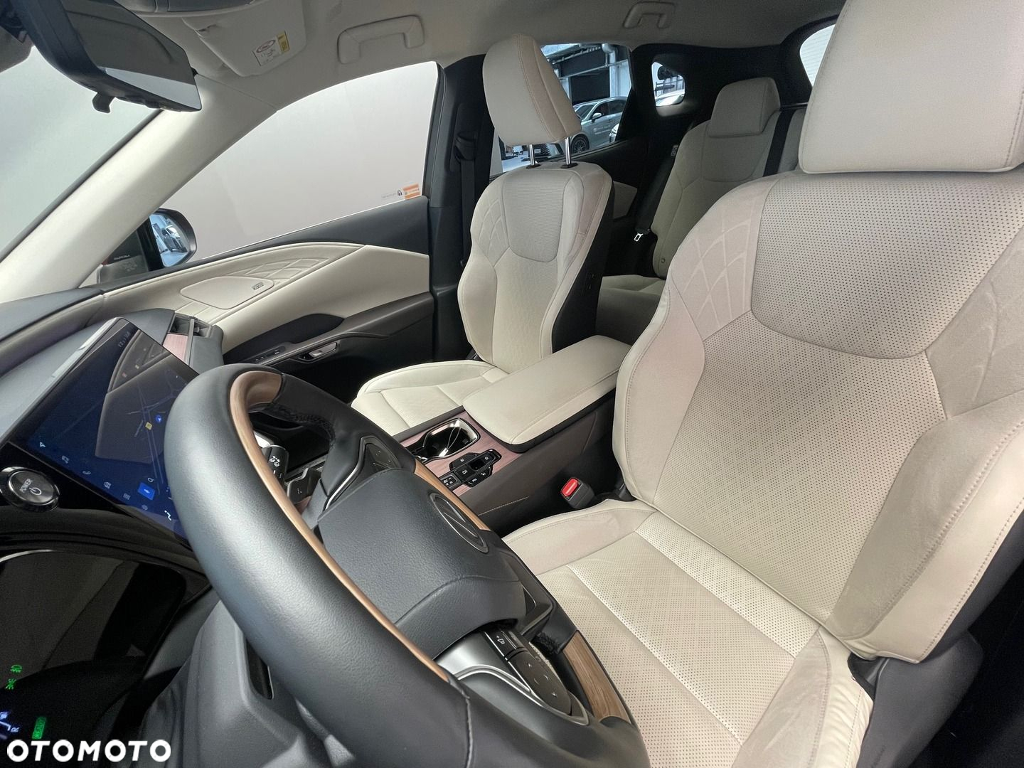 Lexus RX - 12
