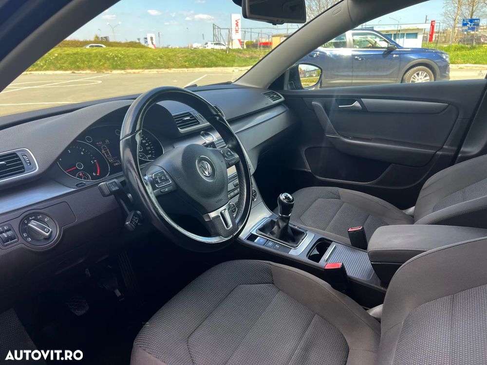 Volkswagen Passat 2.0 TDI BlueMotion Technology Comfortline - 32