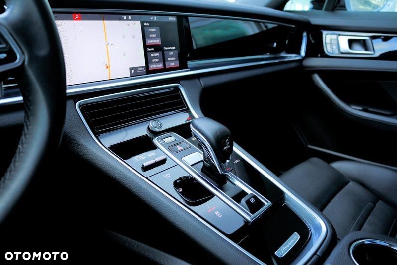 Porsche Panamera 4 E-Hybrid - 21