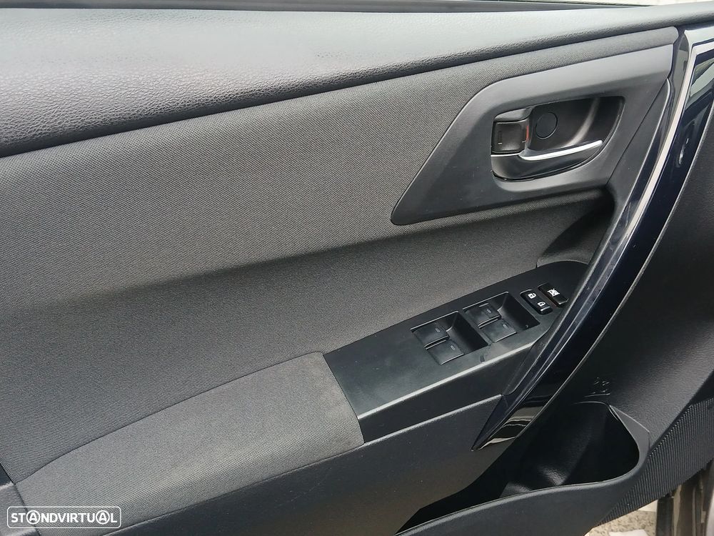 Toyota Auris Touring Sports 1.4 D-4D Exclusive+Navi - 26