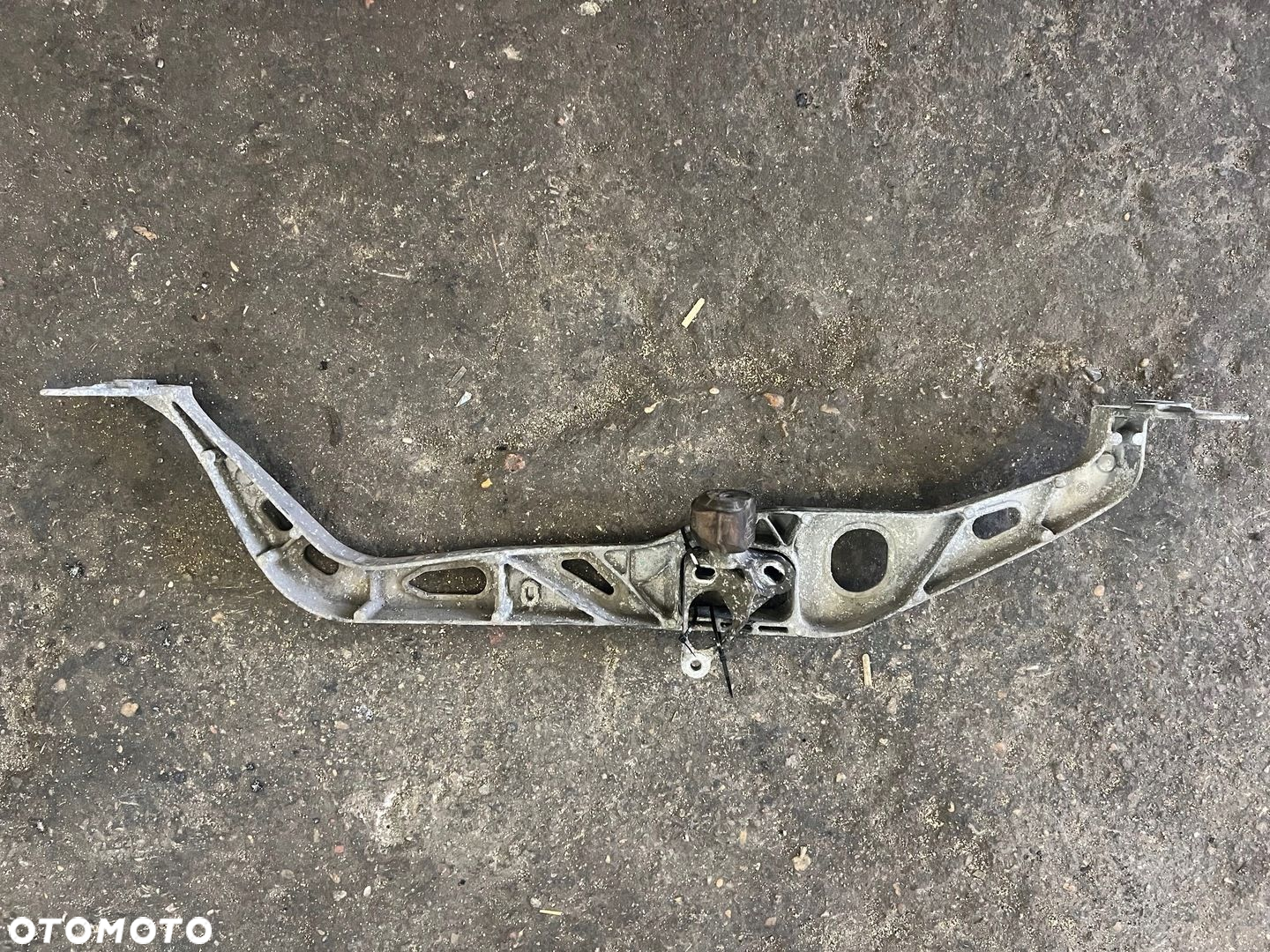 AUDI A4 B8 A5 8T A6 C7 2.0 TDI BELKA WSPORNIK SILNIKA 8K0199521Q - 2