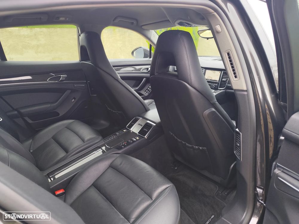 Porsche Panamera Platinum Edition - 10