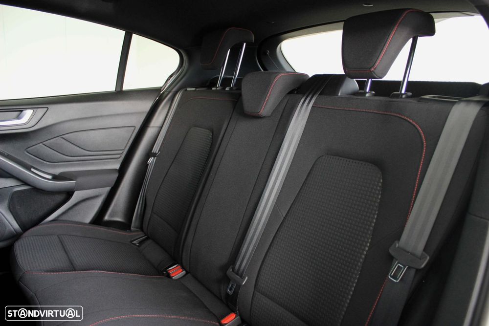 Ford Focus 1.0 EcoBoost MHEV ST-Line - 35