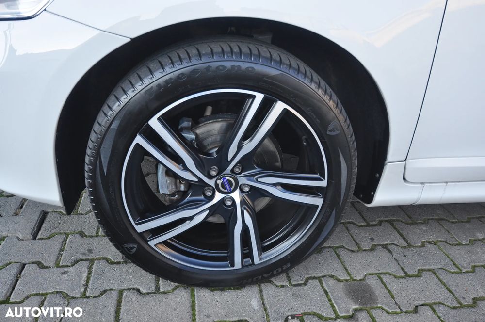 Volvo XC 60 D5 AWD Geartronic Momentum - 13