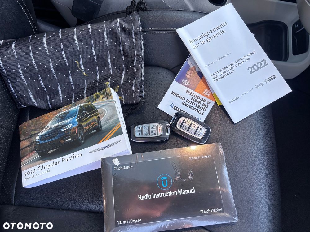 Chrysler Pacifica - 40