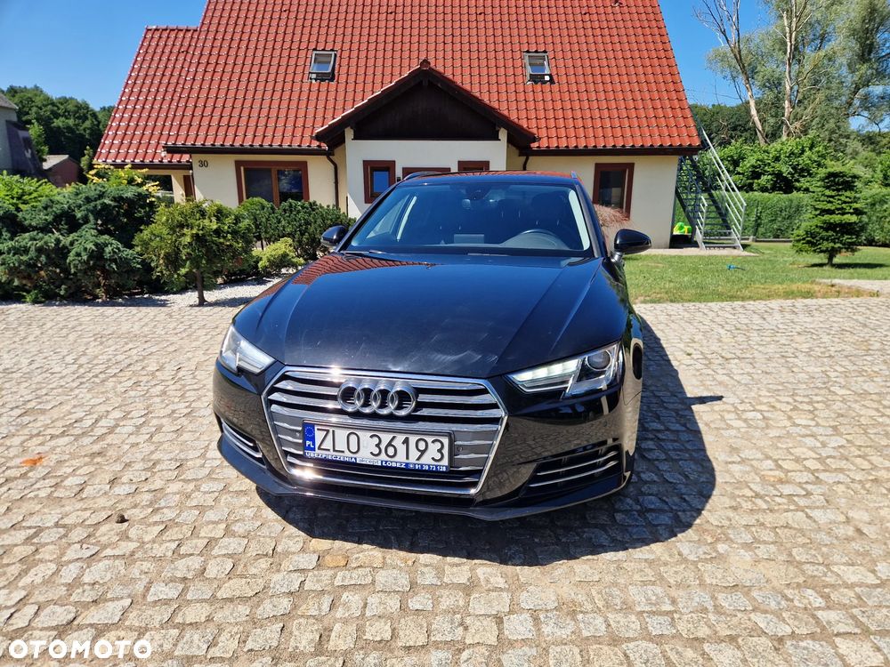 Audi A4 Avant 2.0 TDI Design - 1
