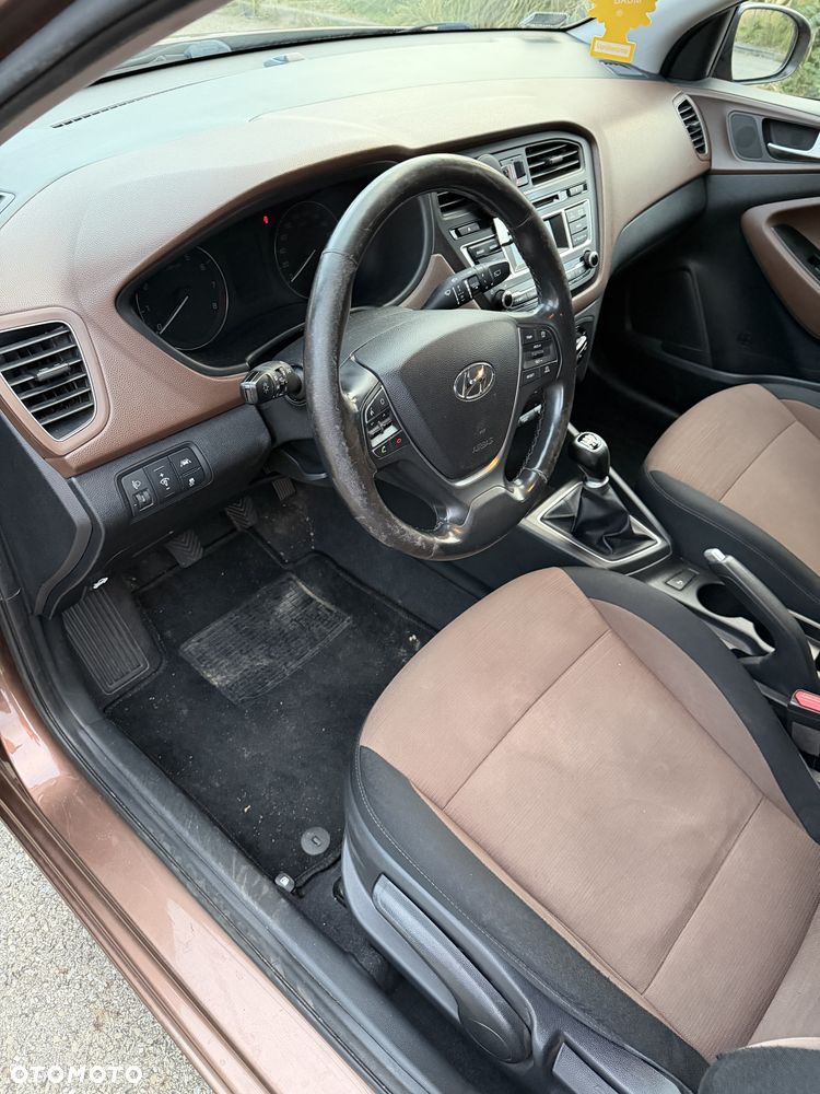 Hyundai i20 1.2 YES Plus - 28