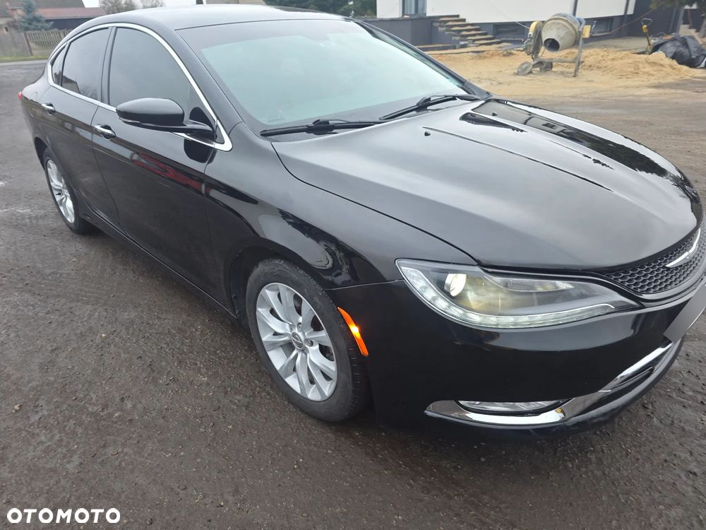 Chrysler 200 - 4