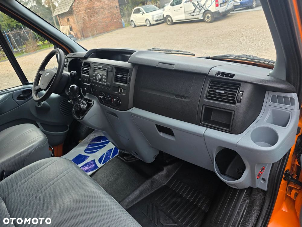 Ford Transit - 17