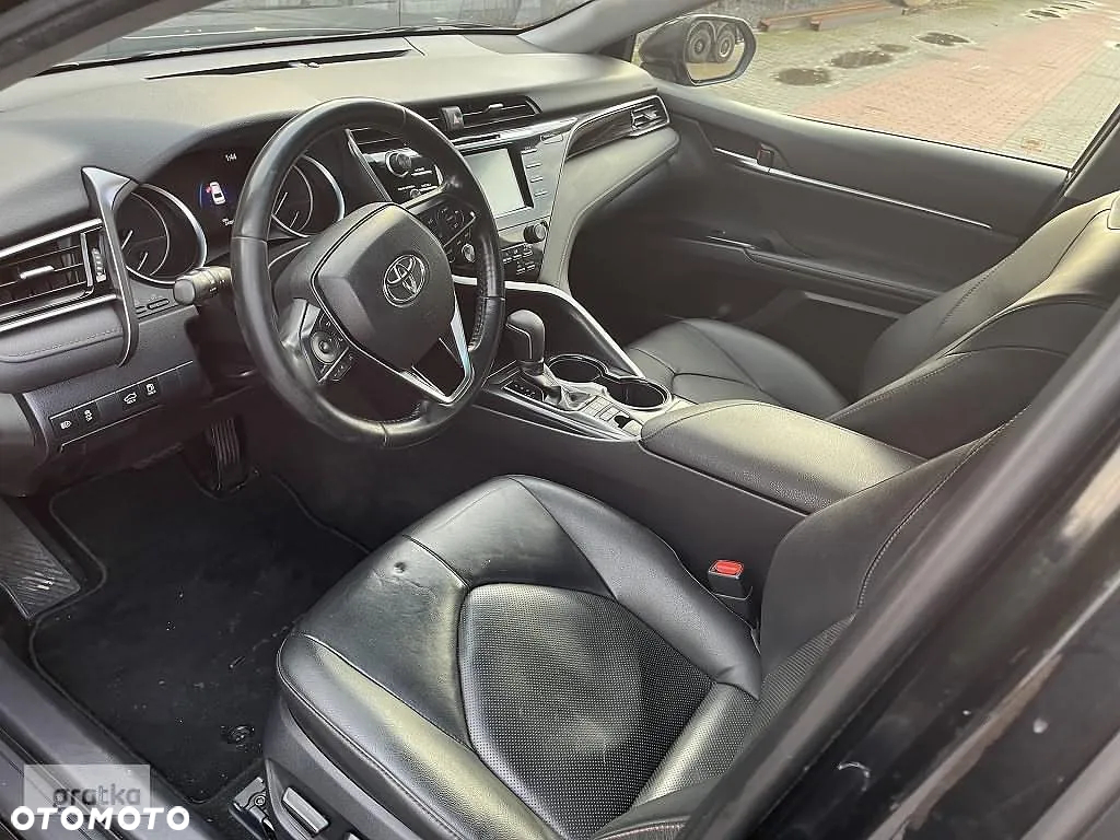 Toyota Camry - 5