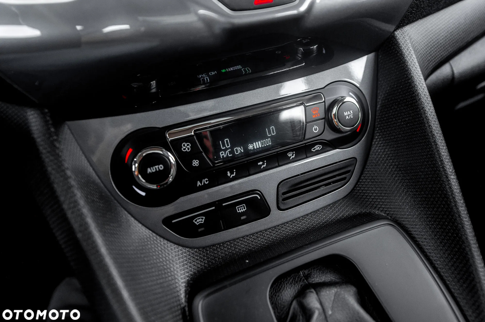 Ford Tourneo Connect Grand - 36
