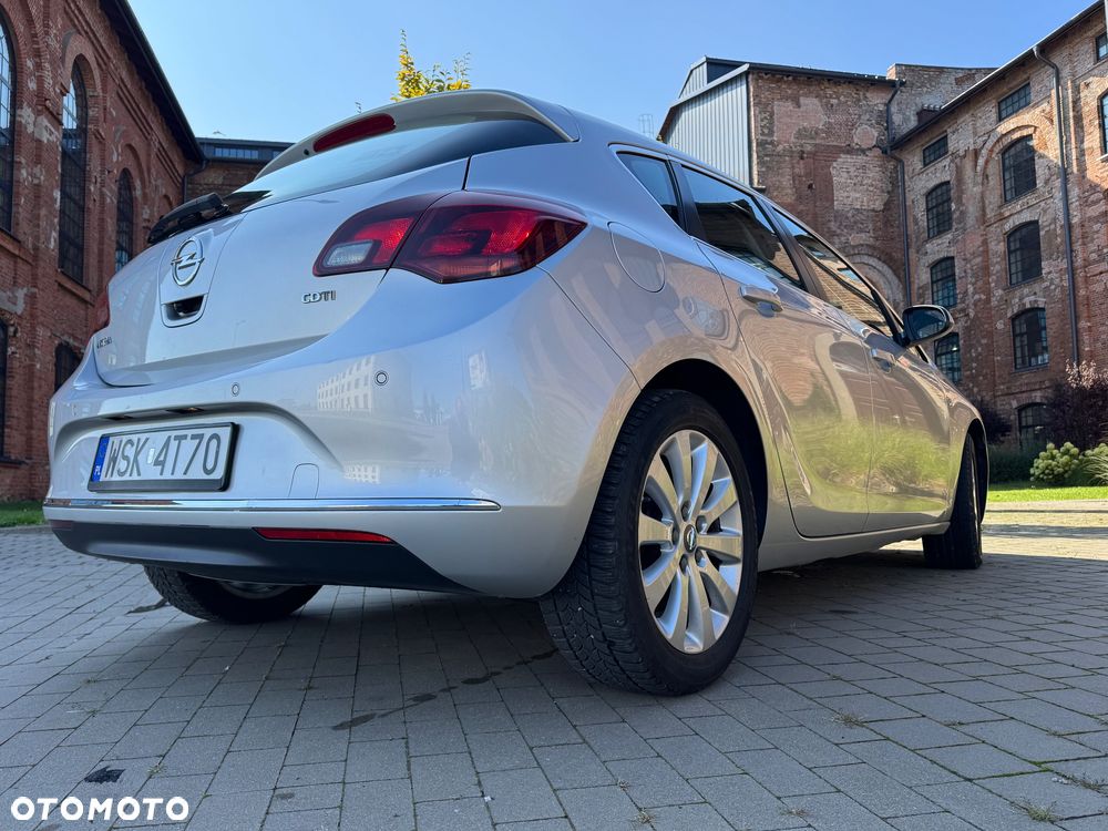 Opel Astra 1.6 CDTI Cosmo - 18