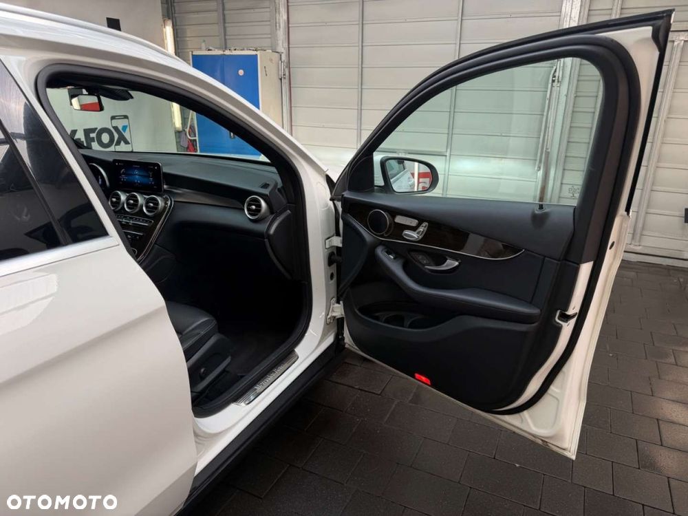 Mercedes-Benz GLC - 40