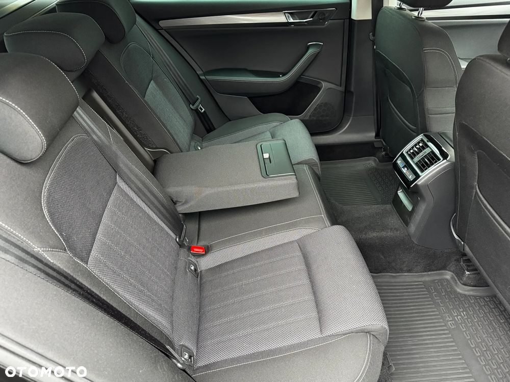 Skoda Superb 2.0 TDI SCR 4x4 Style DSG - 13