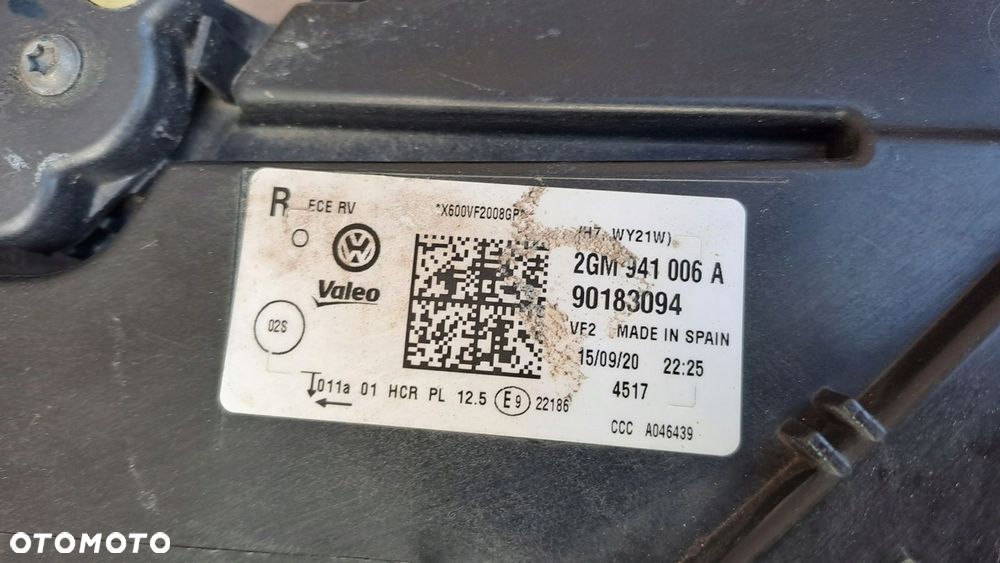 VW T-CROSS 2GM941006A PRAWA LAMPA ZWYKŁA UŻYWANA - 7