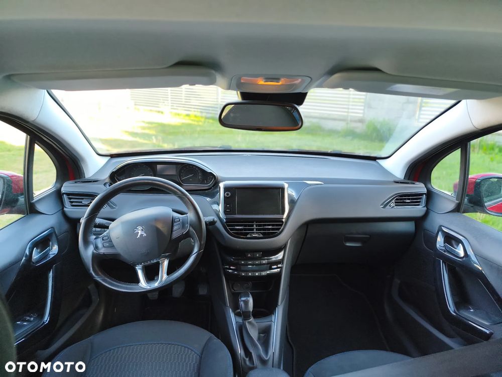 Peugeot 208 1.2 PureTech Allure - 11