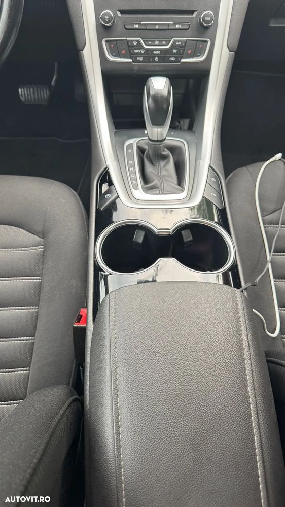 Ford Mondeo 2.0 TDCi Powershift Titanium - 11