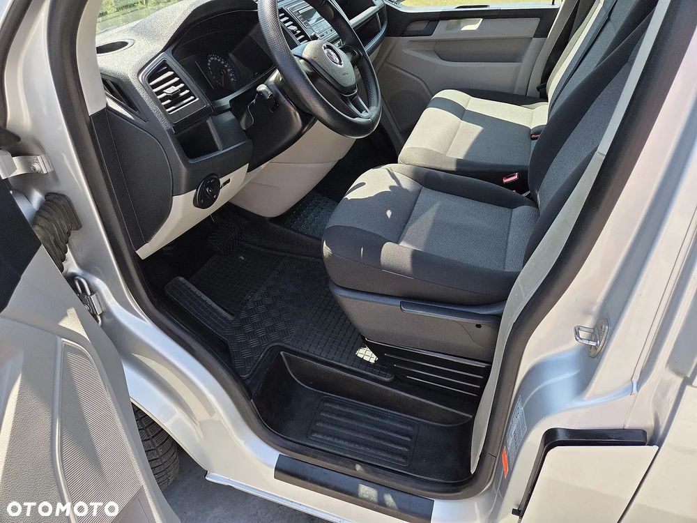 Volkswagen Caravelle 2.0 TDI L2 Comfortline DSG - 2