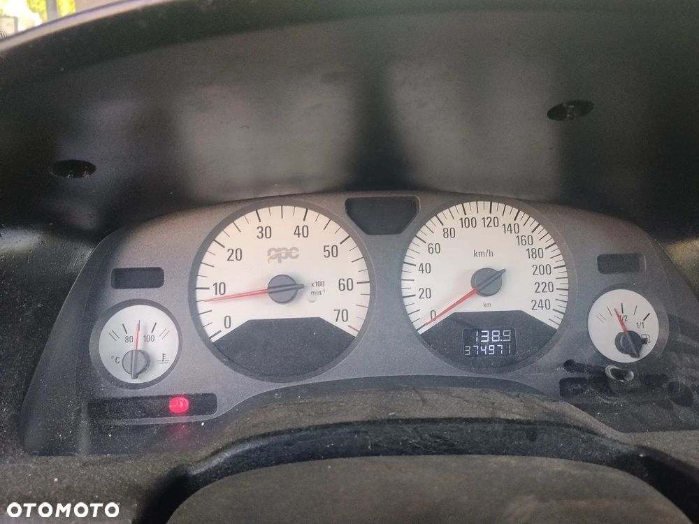 Opel Zafira - 2