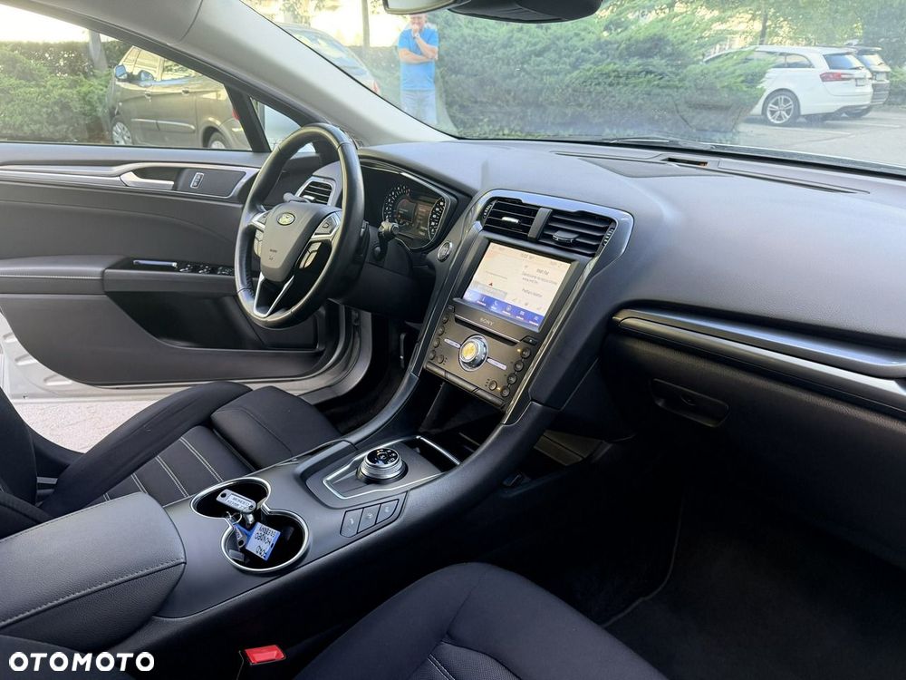Ford Mondeo - 30