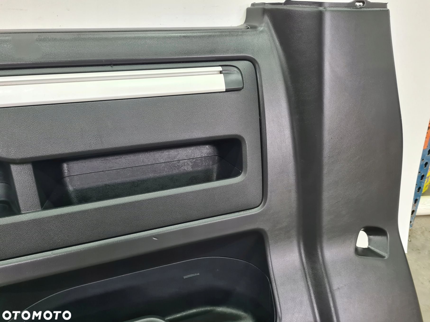 VW T5 T6 MULTIVAN STARTLINE tapicerka boczek lewy środek - 4