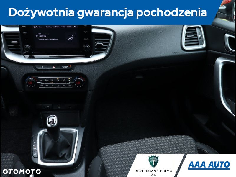 Kia Ceed - 9