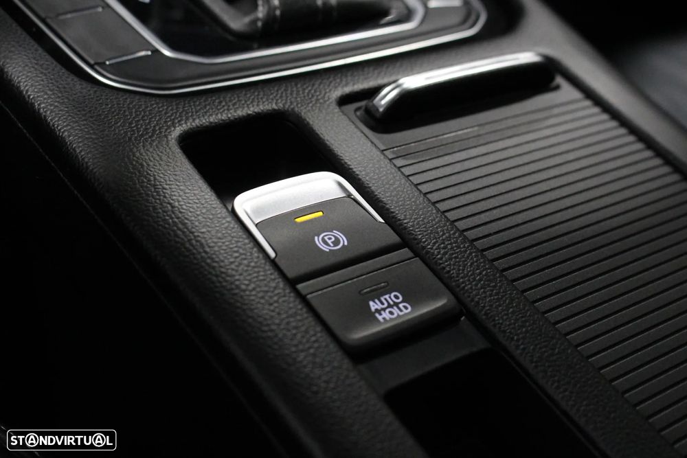 VW Arteon 2.0 TDI R-Line DSG - 39