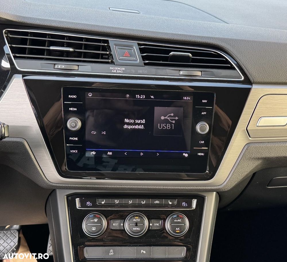 Volkswagen Touran 2.0 TDI SCR DSG Comfortline - 24