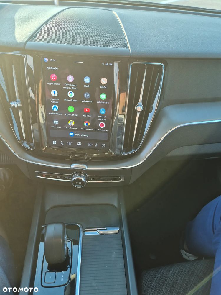 Volvo XC 60 B4 D Essential - 8